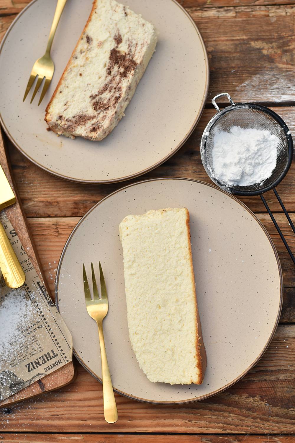 עוגת גבינה בשני טעמים בסיר מחולק