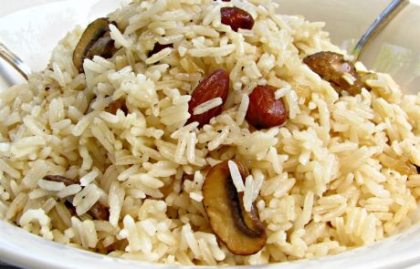 אורז חגיגי עם שקדים ופטריות