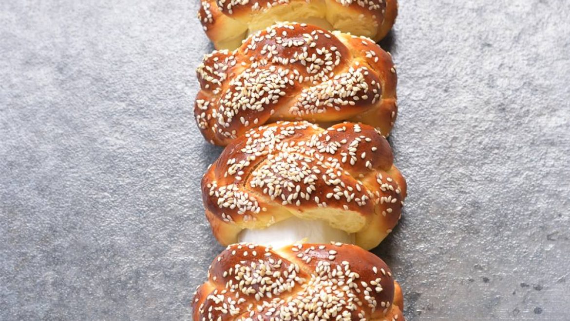 חבקים אכילים לשולחן החג מלחמניות מתוקות