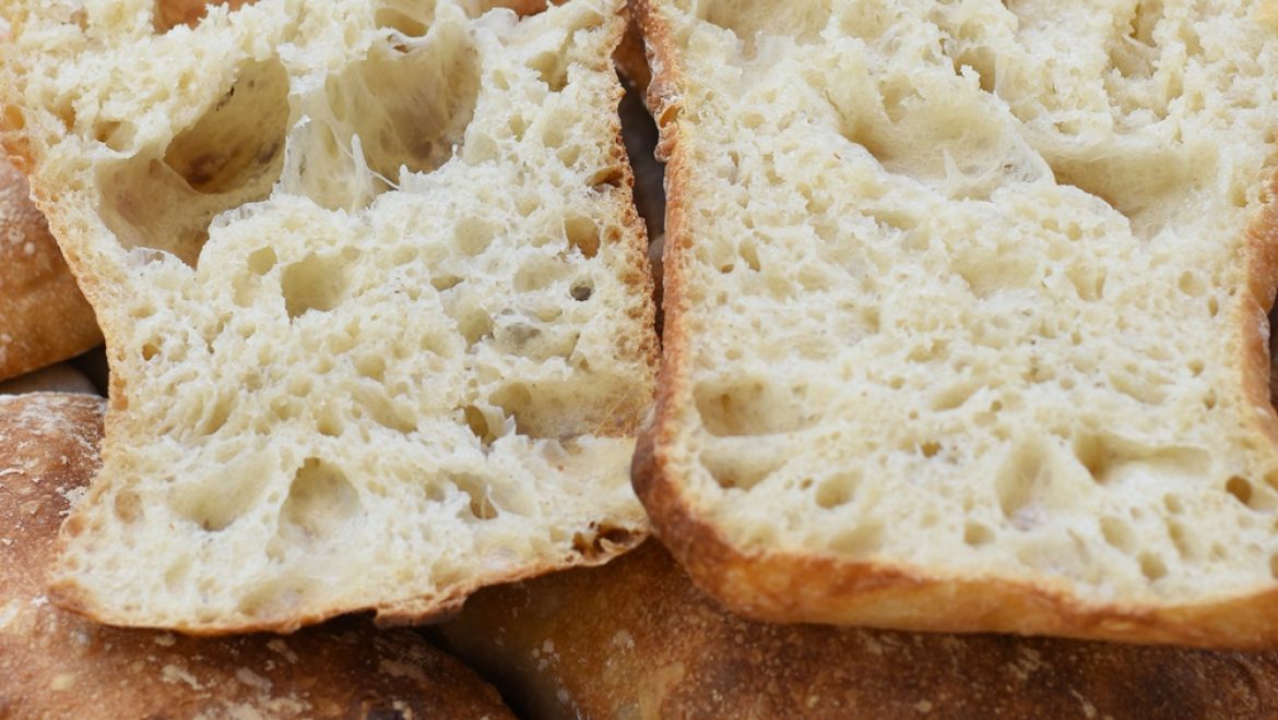 לחם איטלקי לבן (ג'בטה)