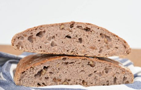 לחם כוסמין ללא לישה עם אגוזים (ללא מיקסר)