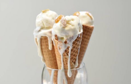 גלידת רום צימוקים – ללא מכונת גלידה