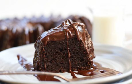 עוגת שוקולד מריר בציפוי גנאש שוקולד