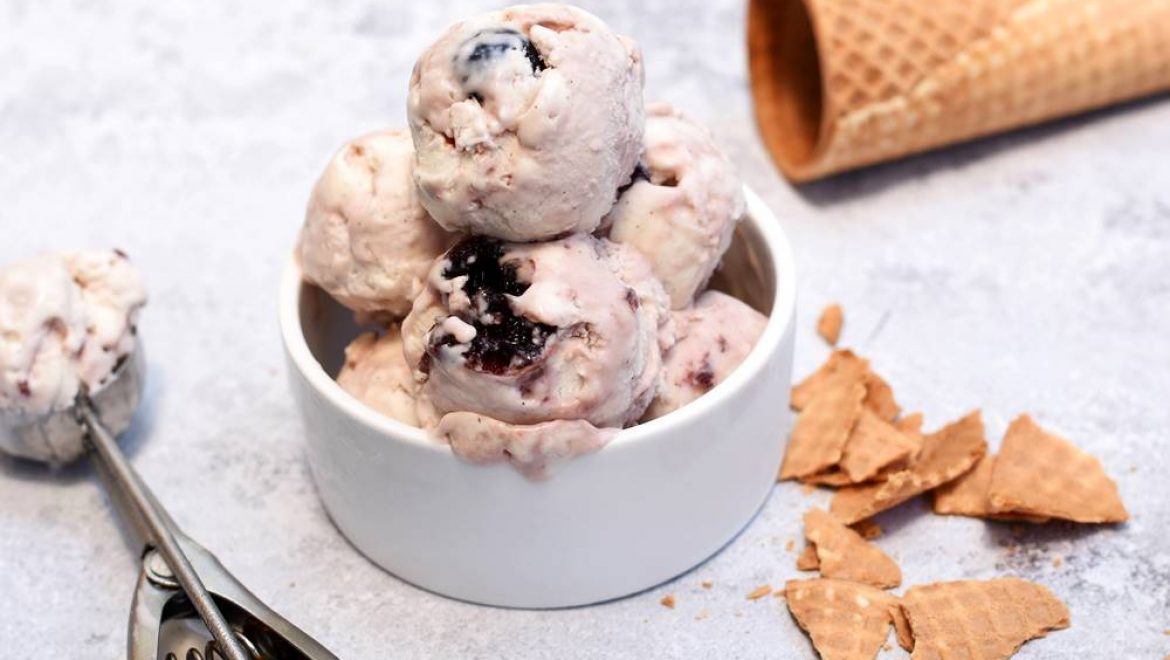 גלידת דובדבני אמרנה – ללא מכונת גלידה