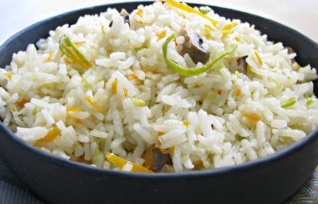 אורז עם ירקות בתיבול שום